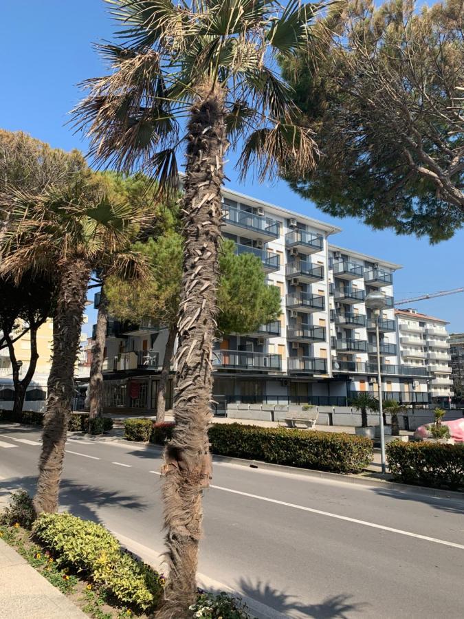 Malibu Apartments Bibione Esterno foto